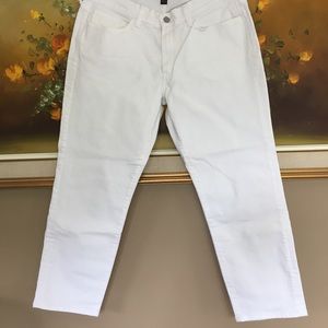 White skinny fit jeans